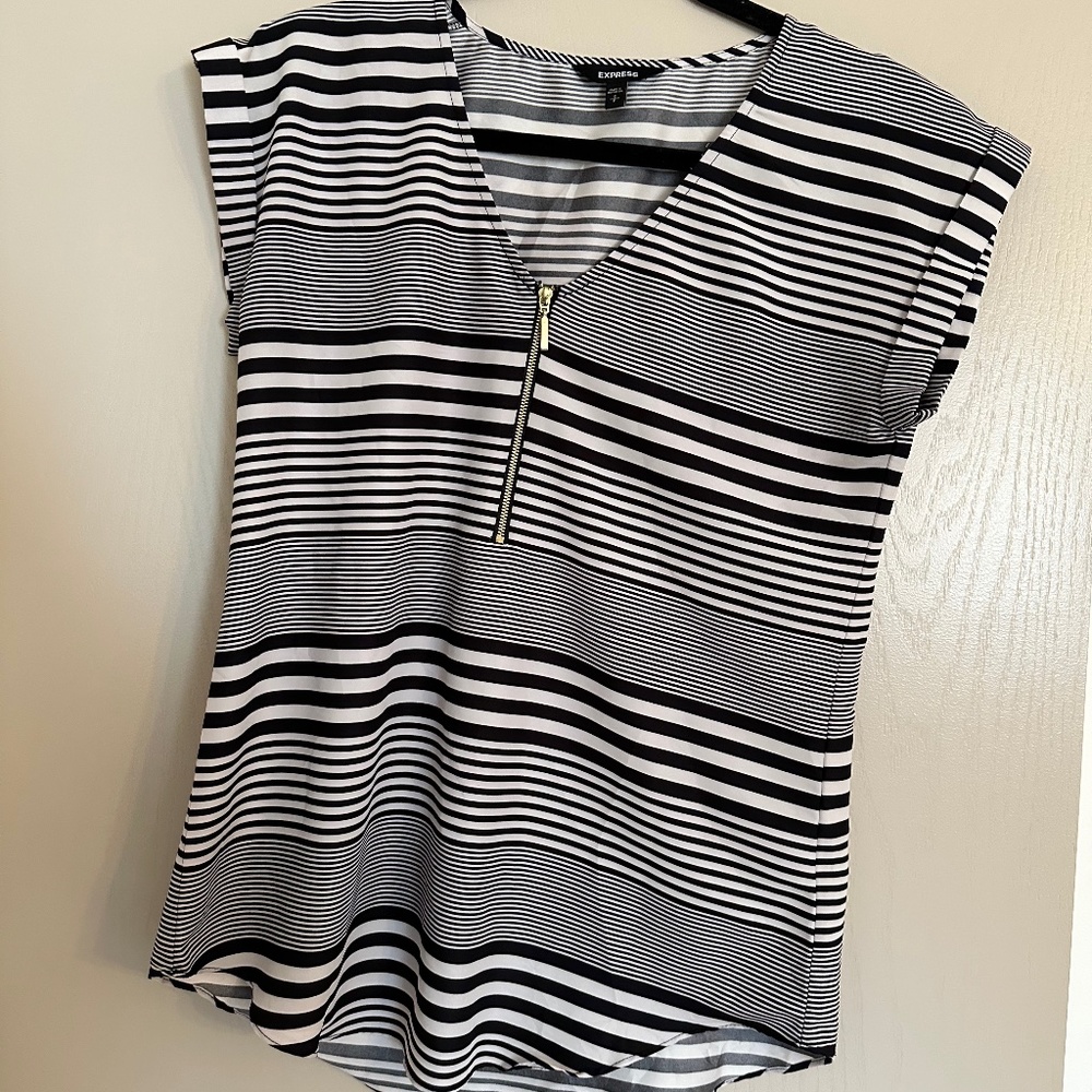 Silky zip front Express top